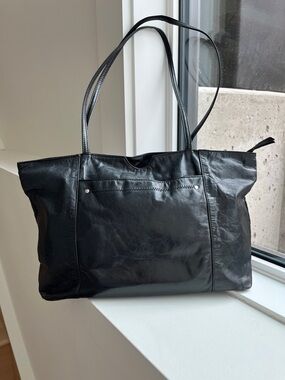 LATICO Black Leather Double Handle Tote Bag Top Zip Front Pocket Business Casual